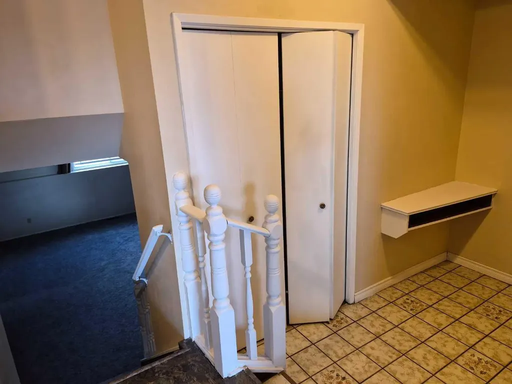 27 Beddington Road NE Calgary AB T3K 1N7