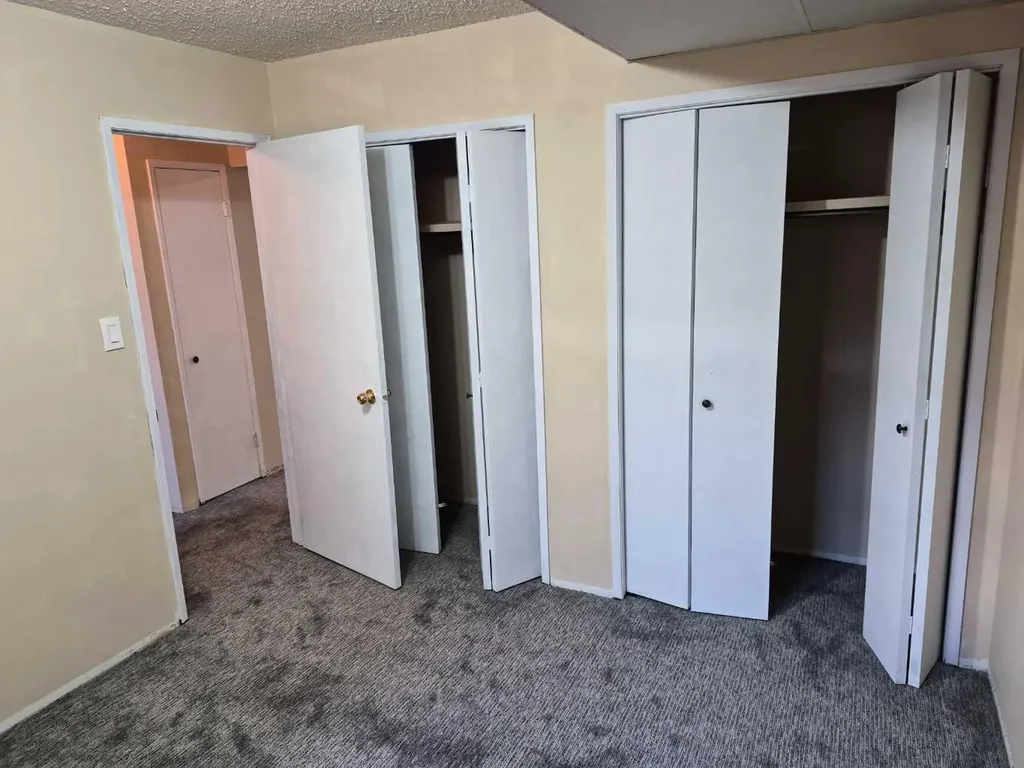 27 Beddington Road NE Calgary AB T3K 1N7