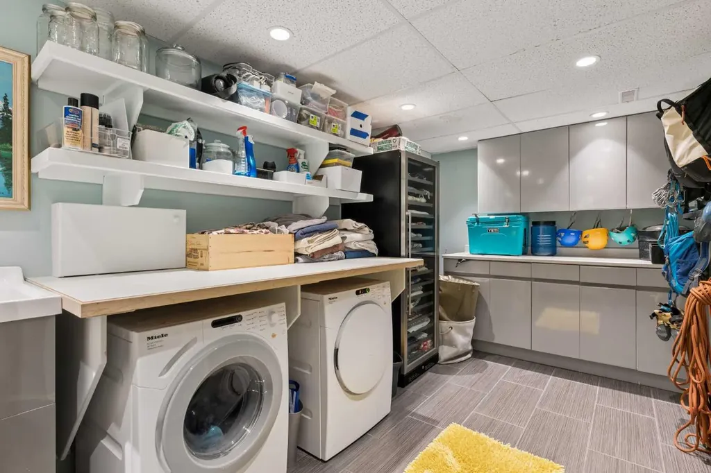 2235 27 Street SW Calgary AB T3E 2E9