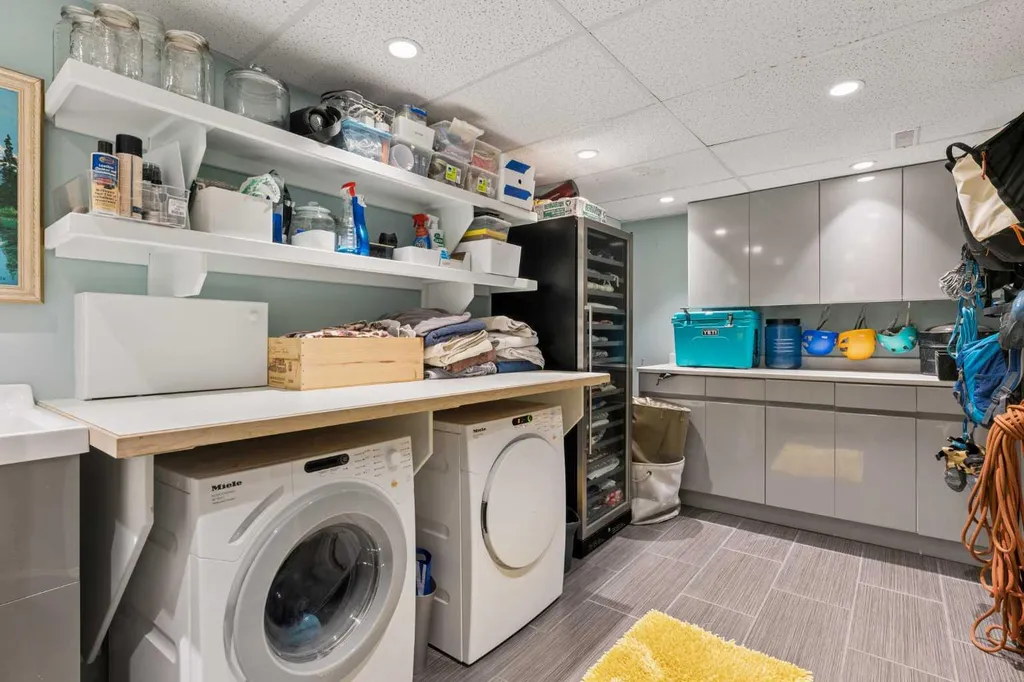 2235 27 Street SW Calgary AB T3E 2E9