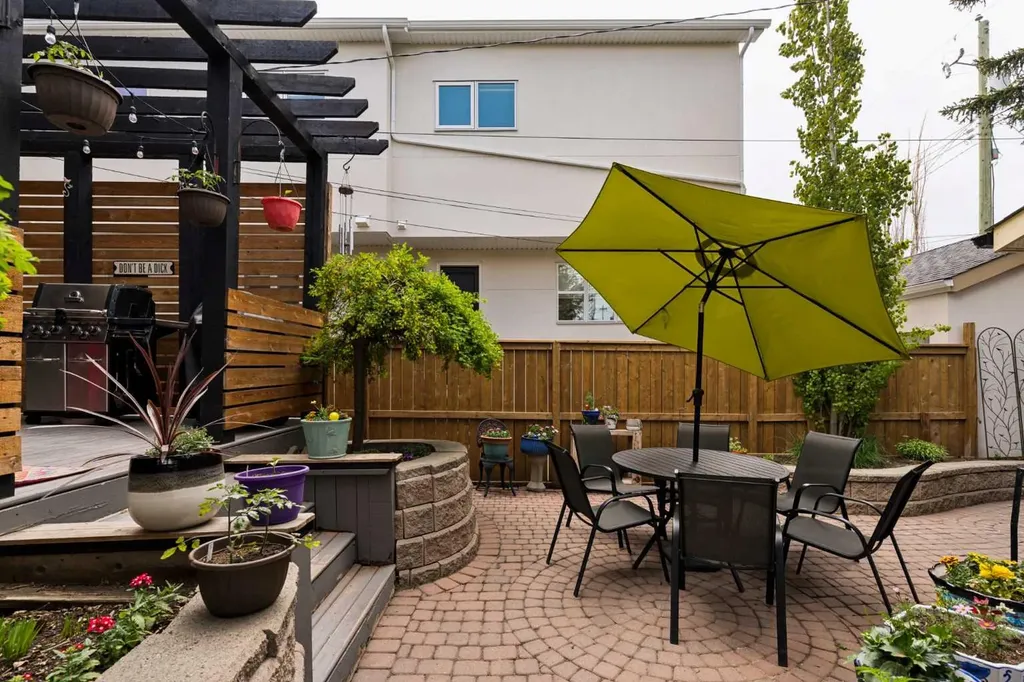 2235 27 Street SW Calgary AB T3E 2E9