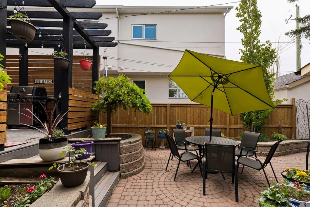 2235 27 Street SW Calgary AB T3E 2E9