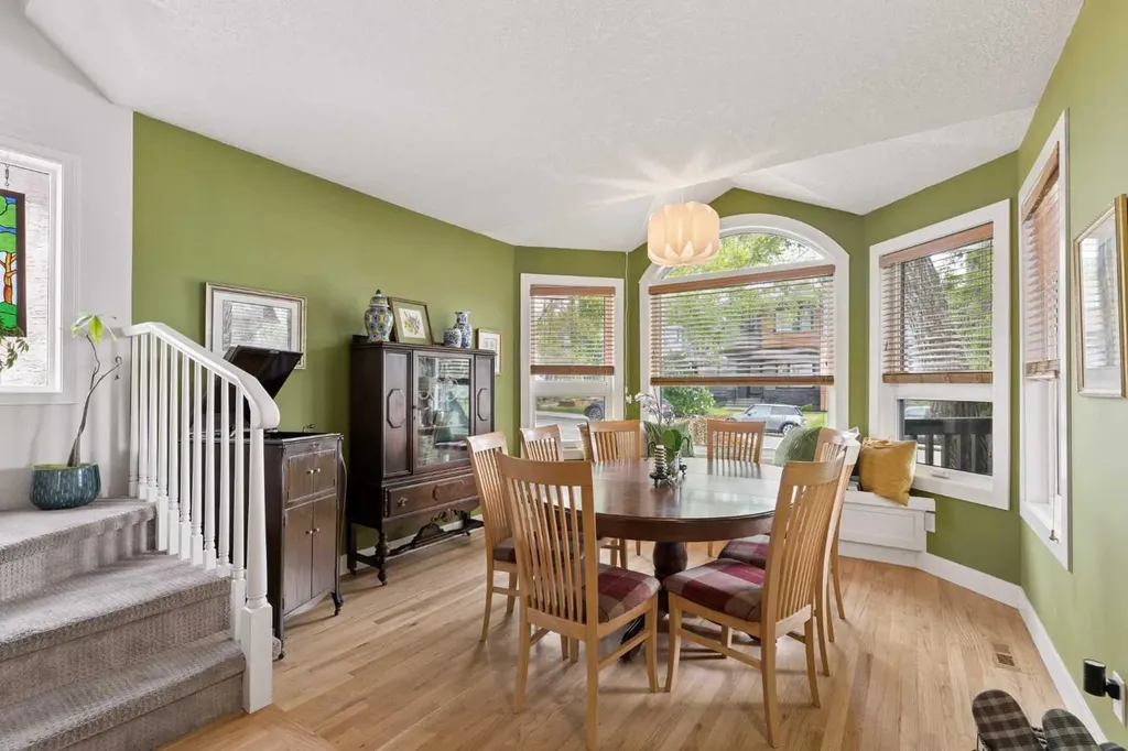 2235 27 Street SW Calgary AB T3E 2E9