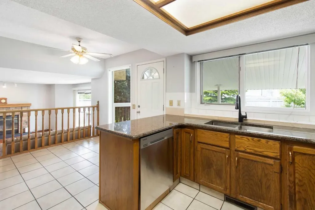 32 Del Rio Place NE Calgary AB T1Y 6N4