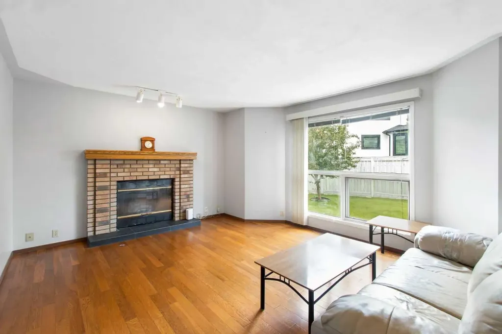 32 Del Rio Place NE Calgary AB T1Y 6N4
