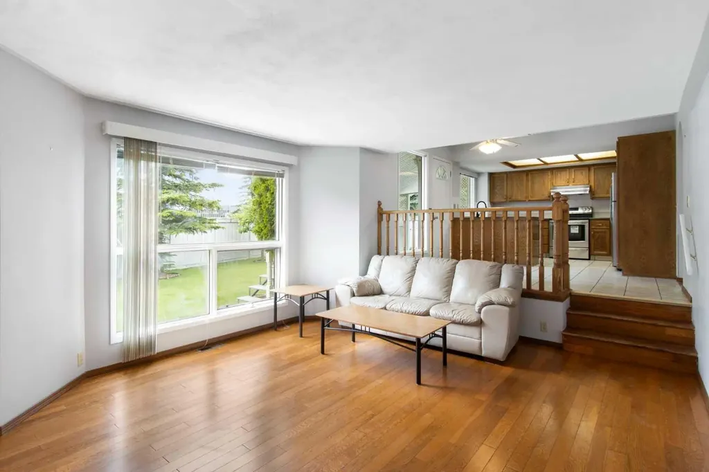32 Del Rio Place NE Calgary AB T1Y 6N4