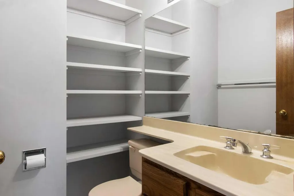 32 Del Rio Place NE Calgary AB T1Y 6N4