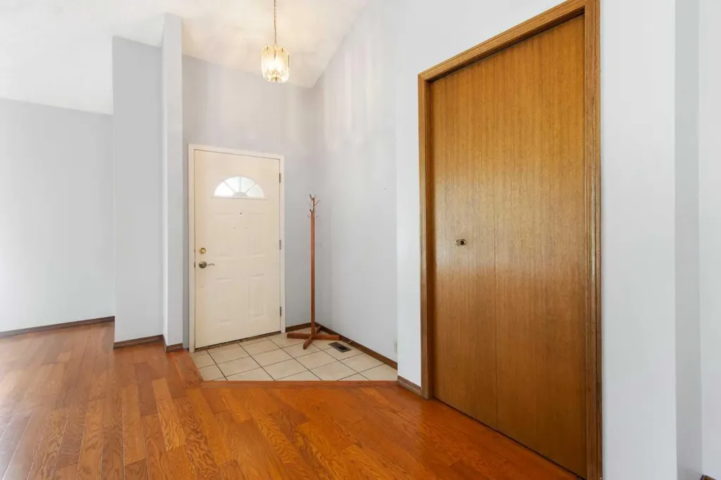 32 Del Rio Place NE Calgary AB T1Y 6N4