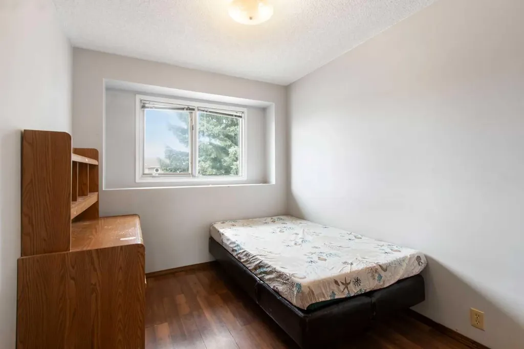 32 Del Rio Place NE Calgary AB T1Y 6N4