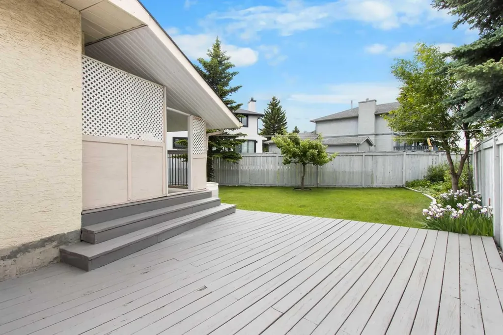 32 Del Rio Place NE Calgary AB T1Y 6N4