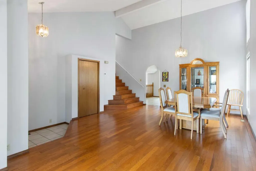 32 Del Rio Place NE Calgary AB T1Y 6N4