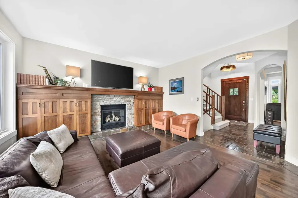 90 Evergreen Common SW Calgary AB T2Y 4N7