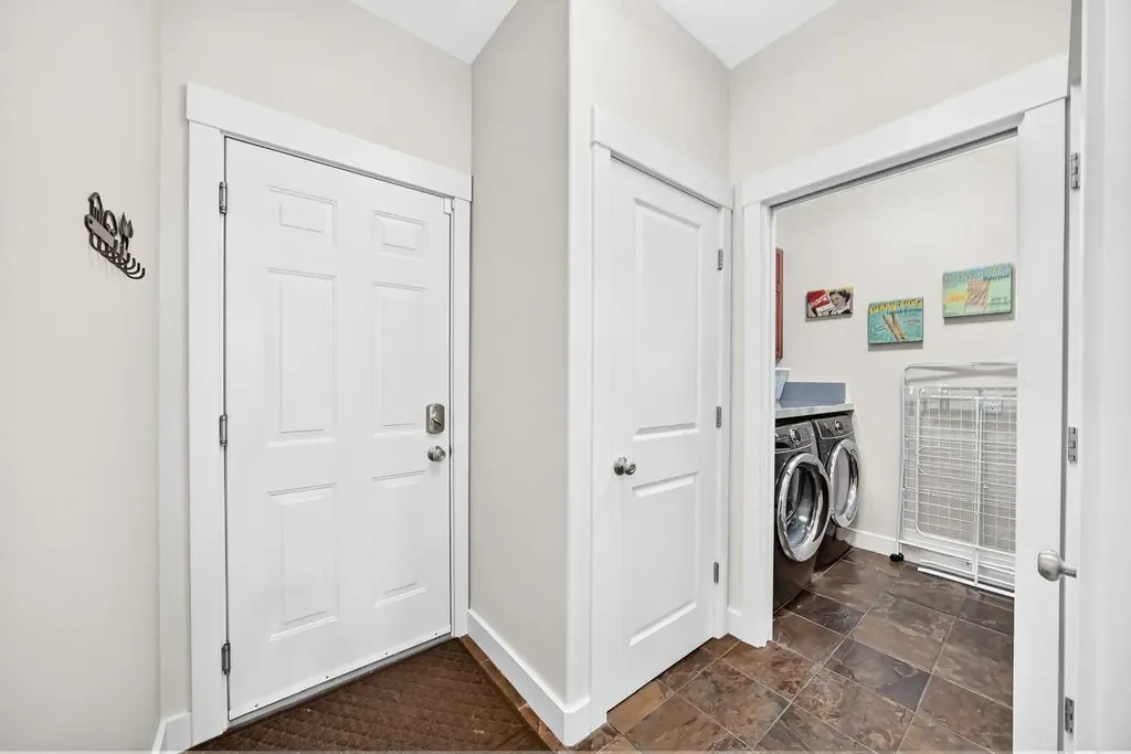 90 Evergreen Common SW Calgary AB T2Y 4N7
