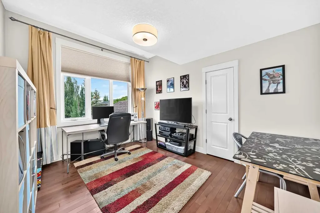90 Evergreen Common SW Calgary AB T2Y 4N7