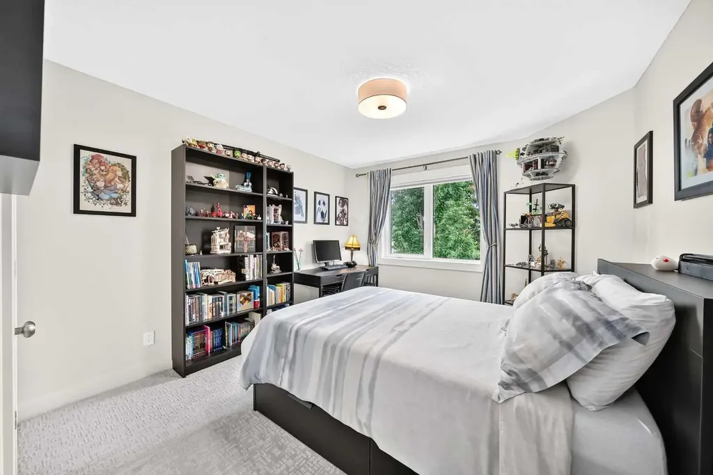 90 Evergreen Common SW Calgary AB T2Y 4N7
