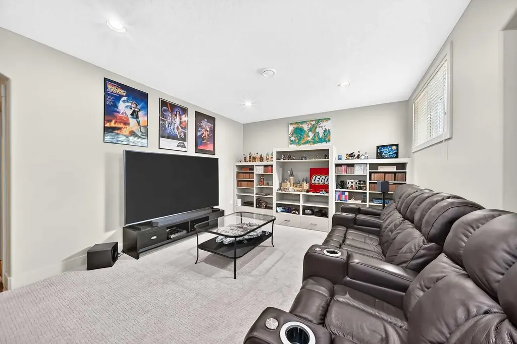 90 Evergreen Common SW Calgary AB T2Y 4N7