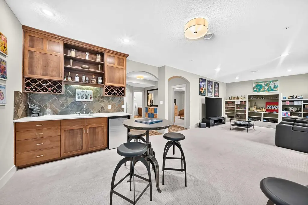 90 Evergreen Common SW Calgary AB T2Y 4N7