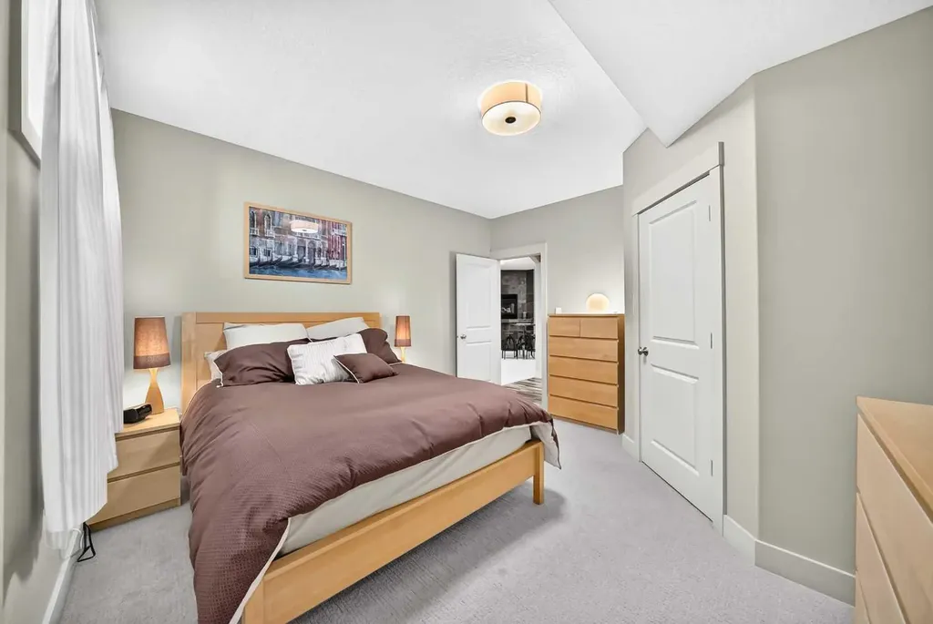 90 Evergreen Common SW Calgary AB T2Y 4N7