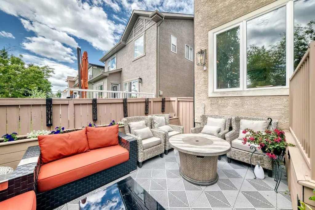 90 Evergreen Common SW Calgary AB T2Y 4N7