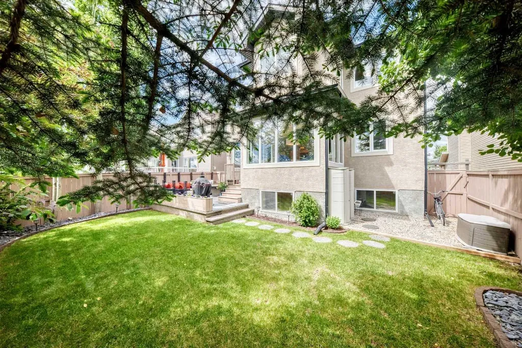 90 Evergreen Common SW Calgary AB T2Y 4N7