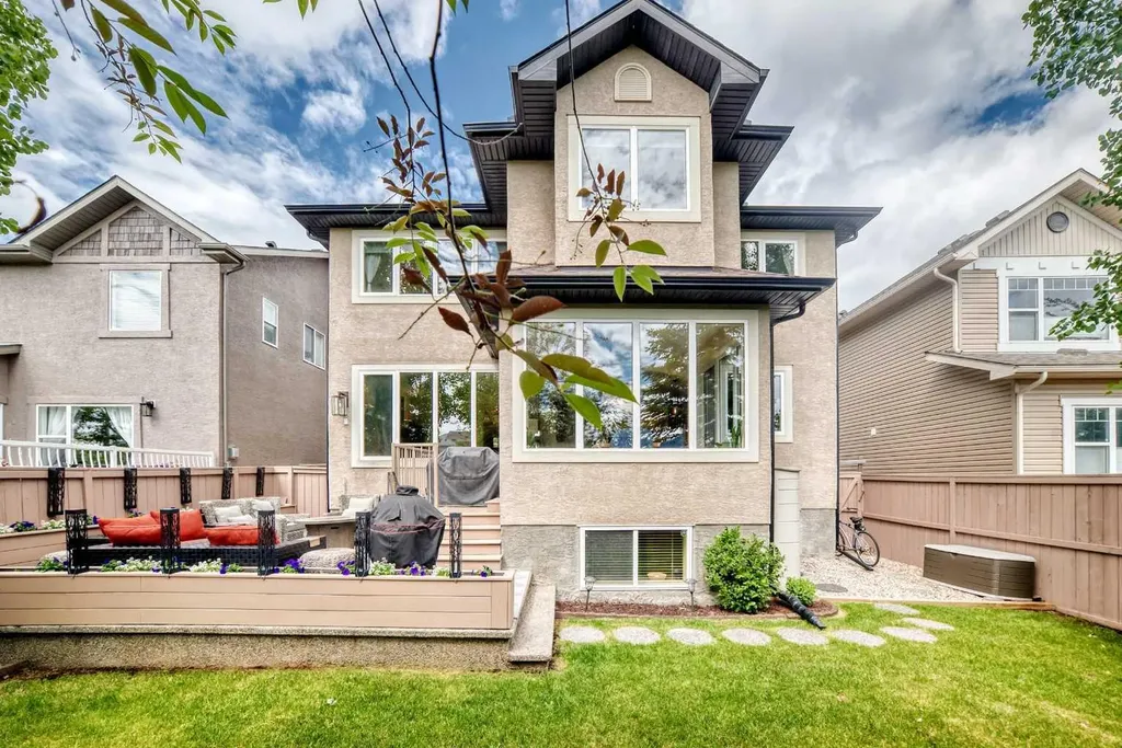 90 Evergreen Common SW Calgary AB T2Y 4N7