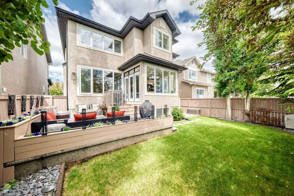 90 Evergreen Common SW Calgary AB T2Y 4N7
