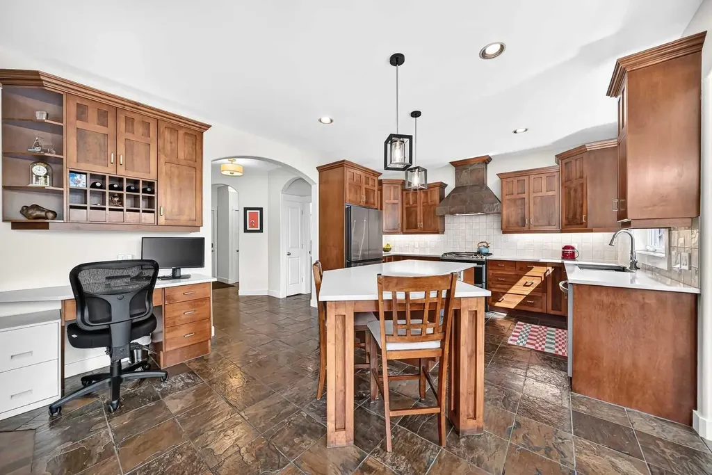 90 Evergreen Common SW Calgary AB T2Y 4N7