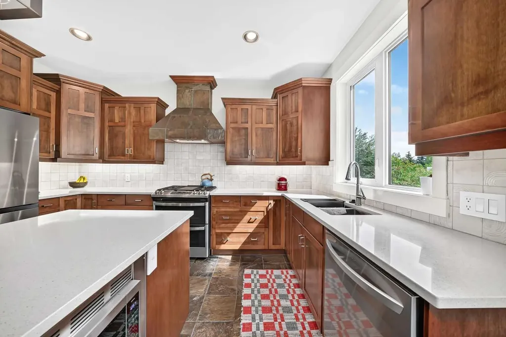 90 Evergreen Common SW Calgary AB T2Y 4N7