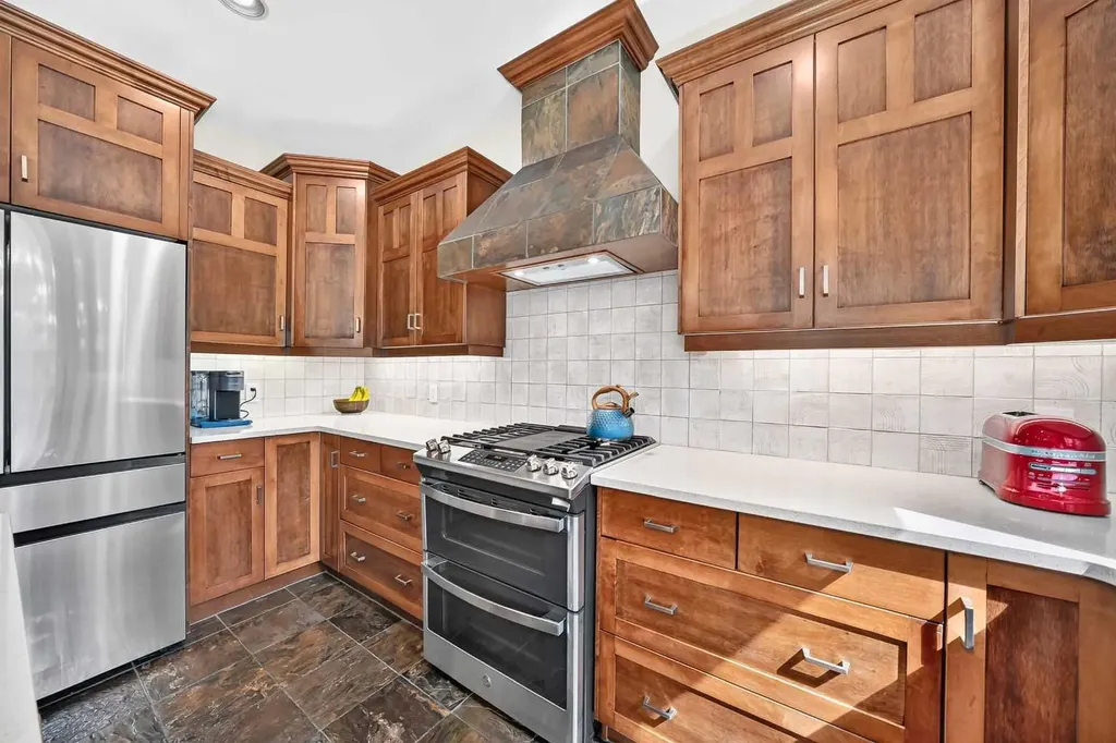 90 Evergreen Common SW Calgary AB T2Y 4N7