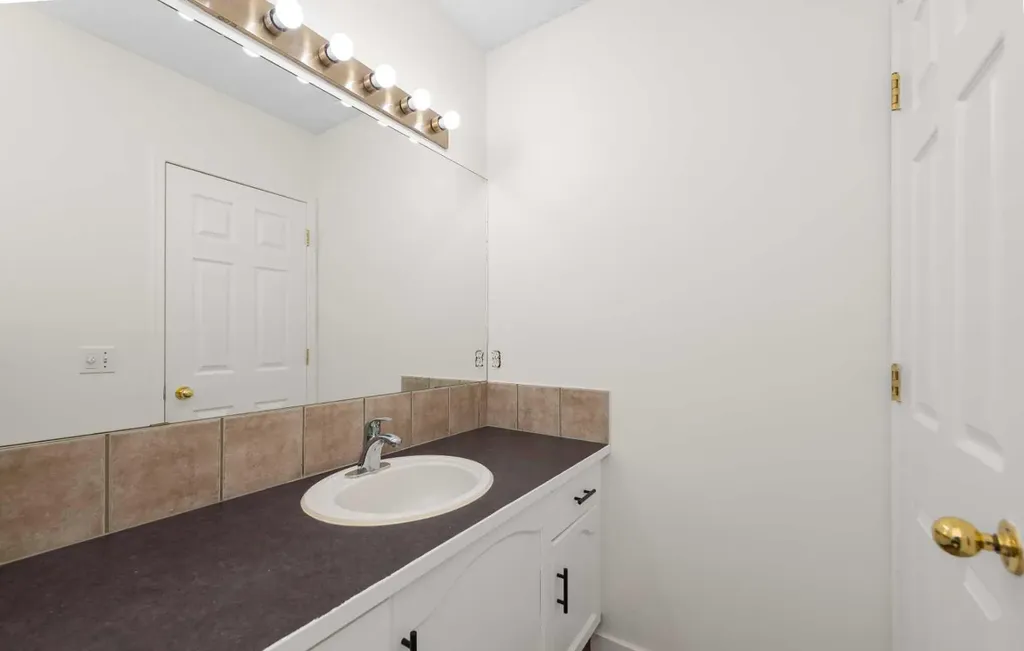 15 Martha's Haven Green NE Calgary AB T3J 3X6