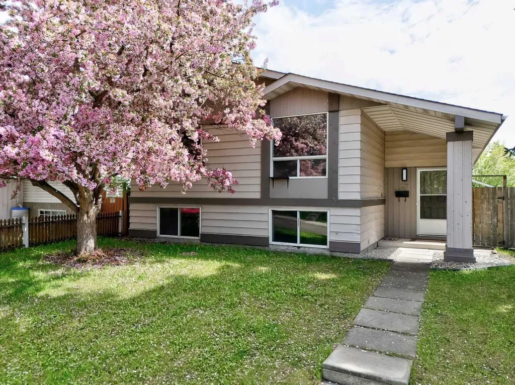 27 Dovely Way SE Calgary AB T2B 2K7