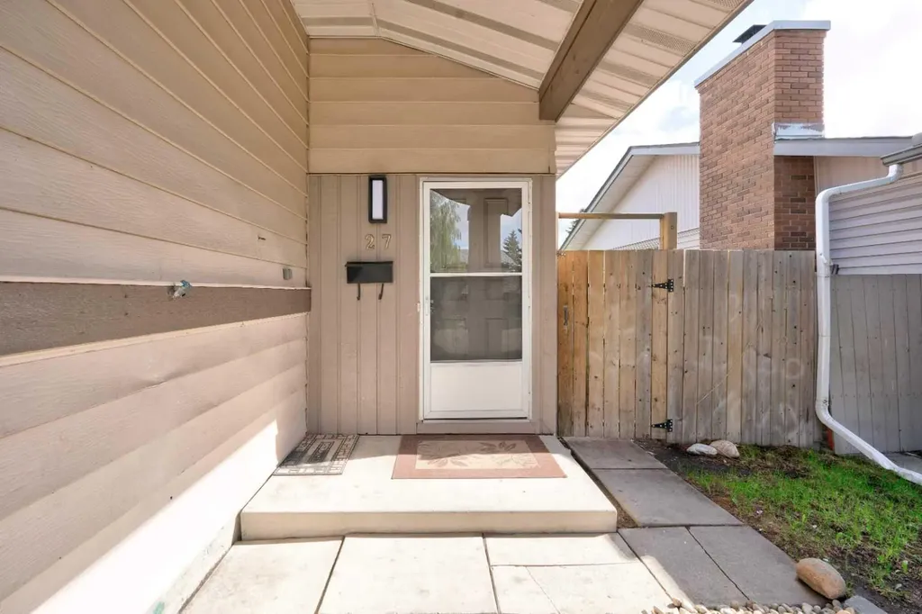 27 Dovely Way SE Calgary AB T2B 2K7