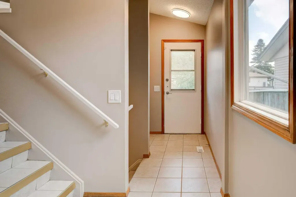 27 Dovely Way SE Calgary AB T2B 2K7