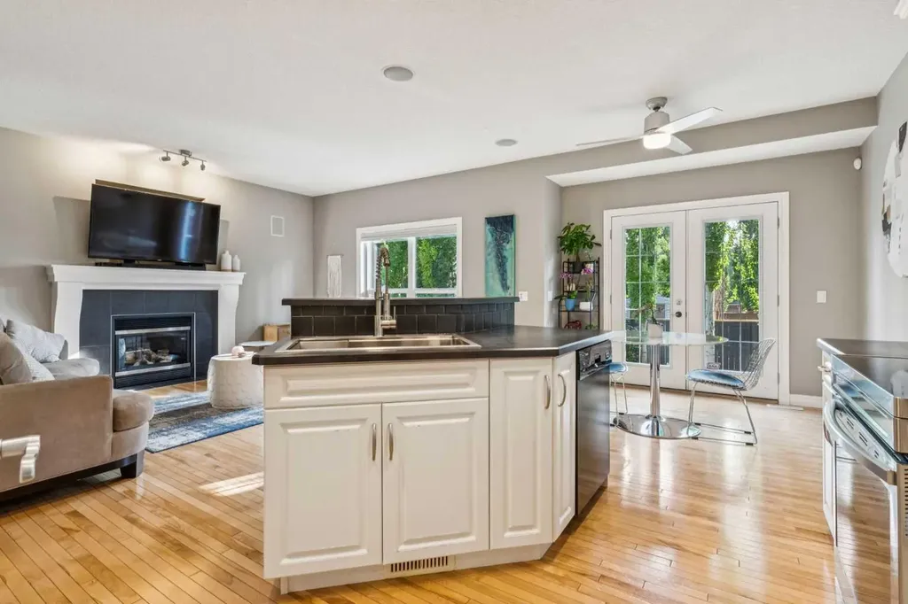 58 Cougar Plateau Way SW Calgary AB T3H 5S5