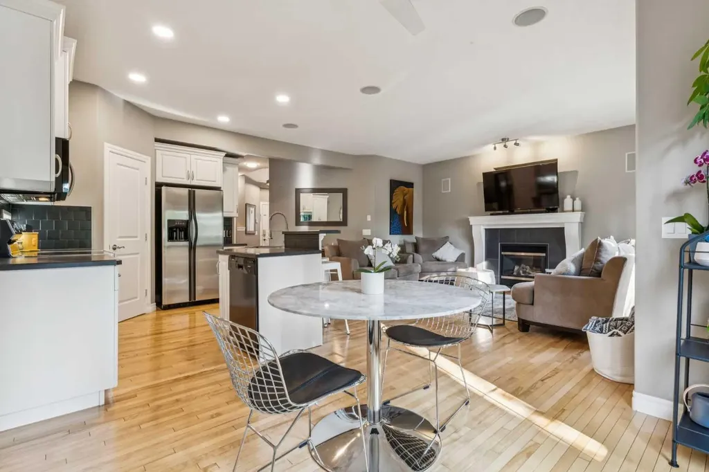 58 Cougar Plateau Way SW Calgary AB T3H 5S5