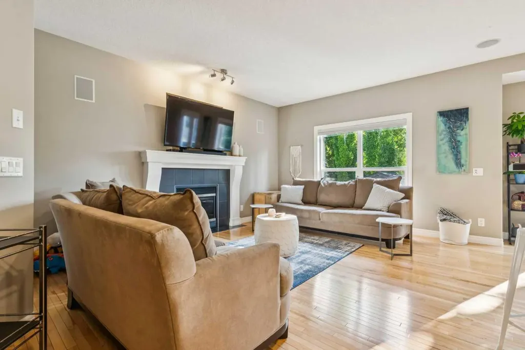 58 Cougar Plateau Way SW Calgary AB T3H 5S5