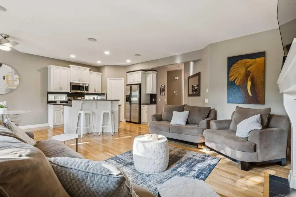 58 Cougar Plateau Way SW Calgary AB T3H 5S5