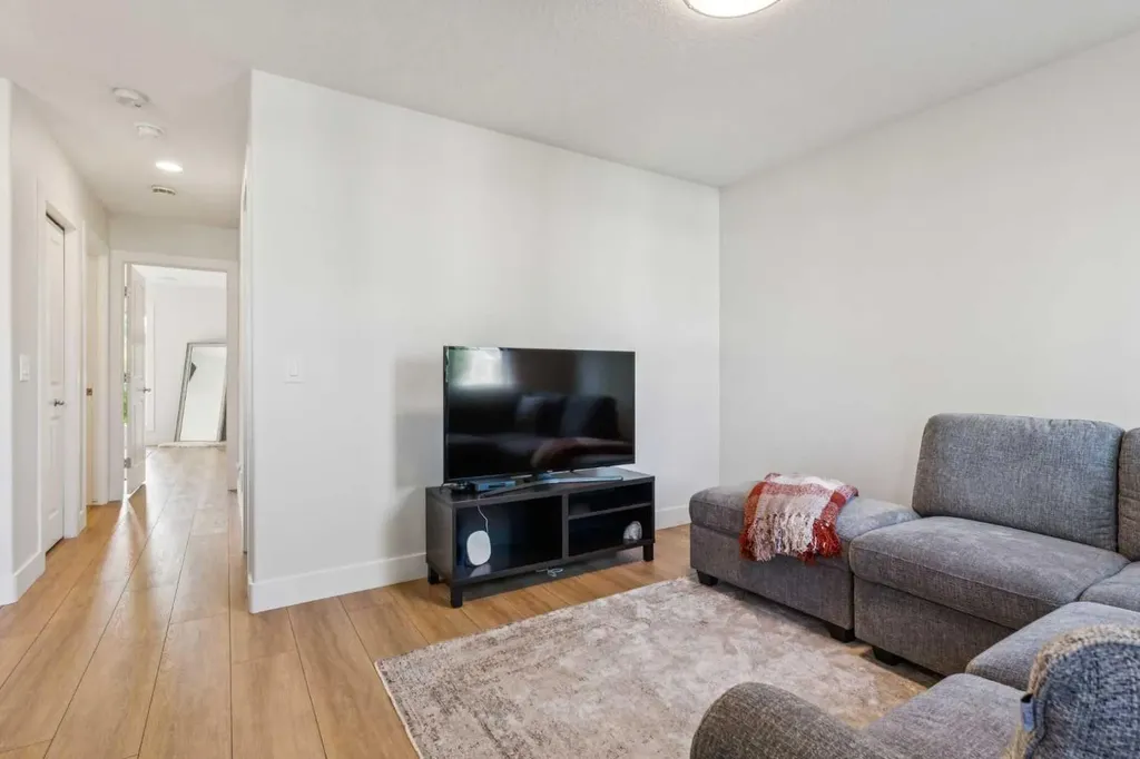 58 Cougar Plateau Way SW Calgary AB T3H 5S5