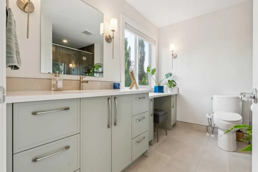 58 Cougar Plateau Way SW Calgary AB T3H 5S5