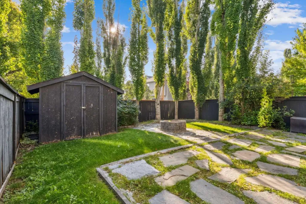 58 Cougar Plateau Way SW Calgary AB T3H 5S5