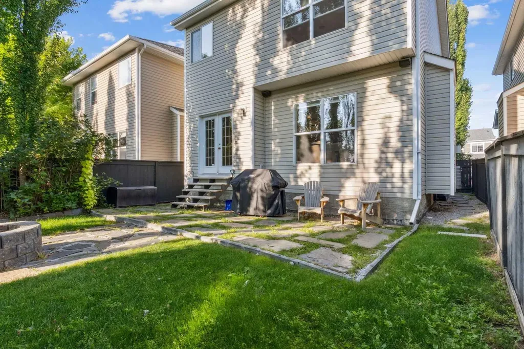 58 Cougar Plateau Way SW Calgary AB T3H 5S5