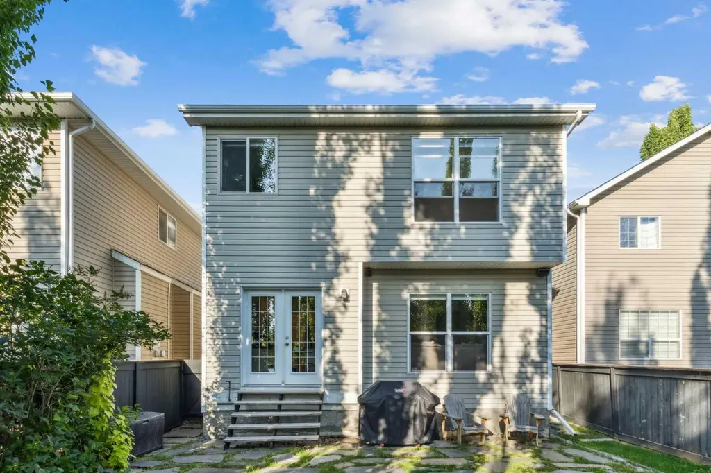 58 Cougar Plateau Way SW Calgary AB T3H 5S5