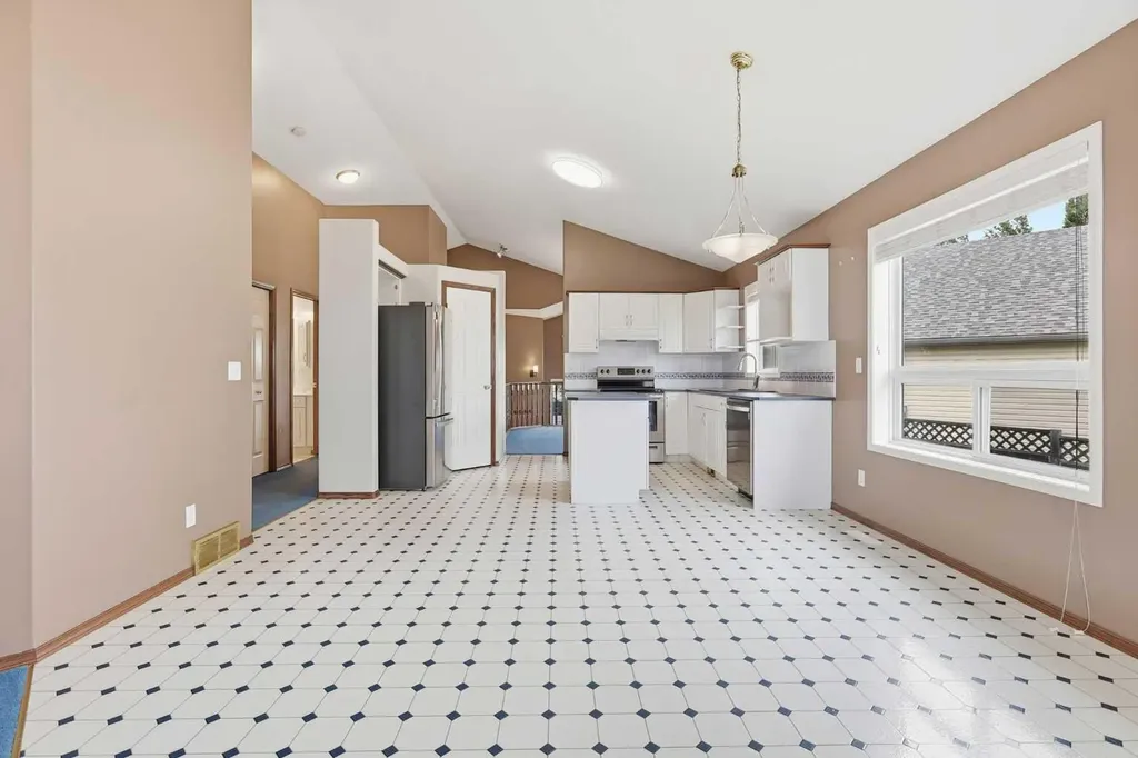 24 Sierra Nevada Rise SW Calgary AB T3H 3H6