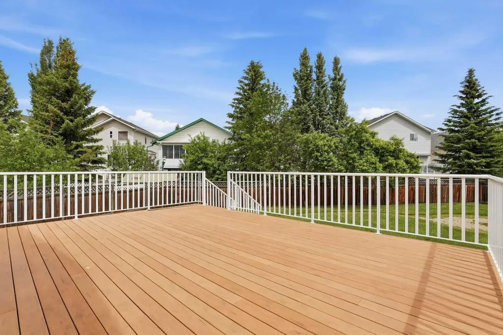 24 Sierra Nevada Rise SW Calgary AB T3H 3H6