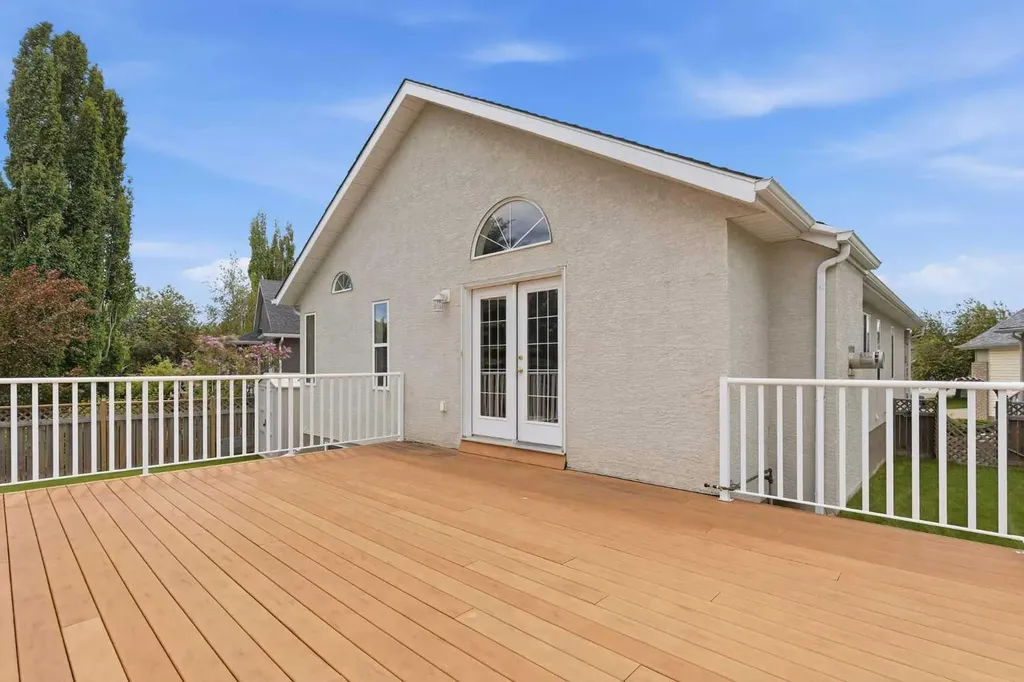 24 Sierra Nevada Rise SW Calgary AB T3H 3H6