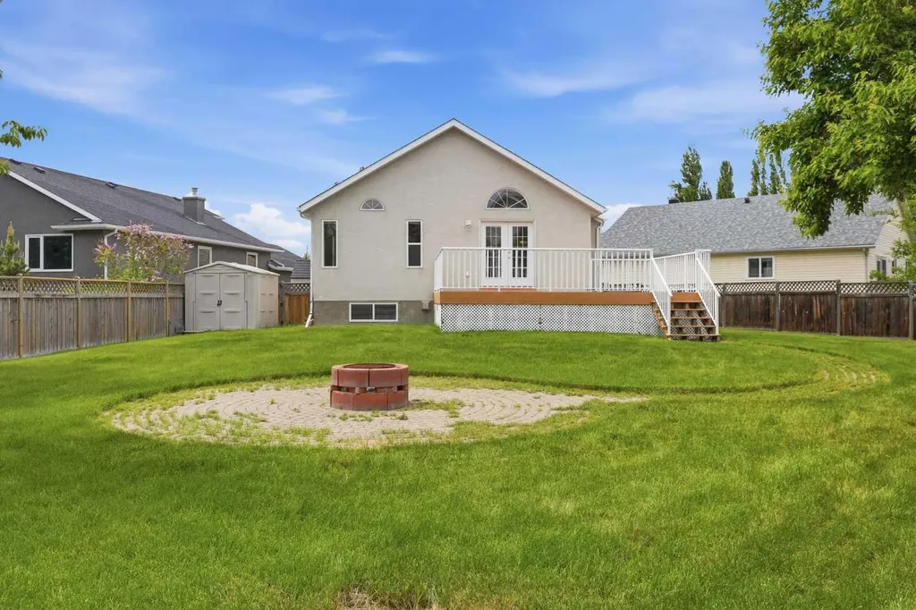 24 Sierra Nevada Rise SW Calgary AB T3H 3H6