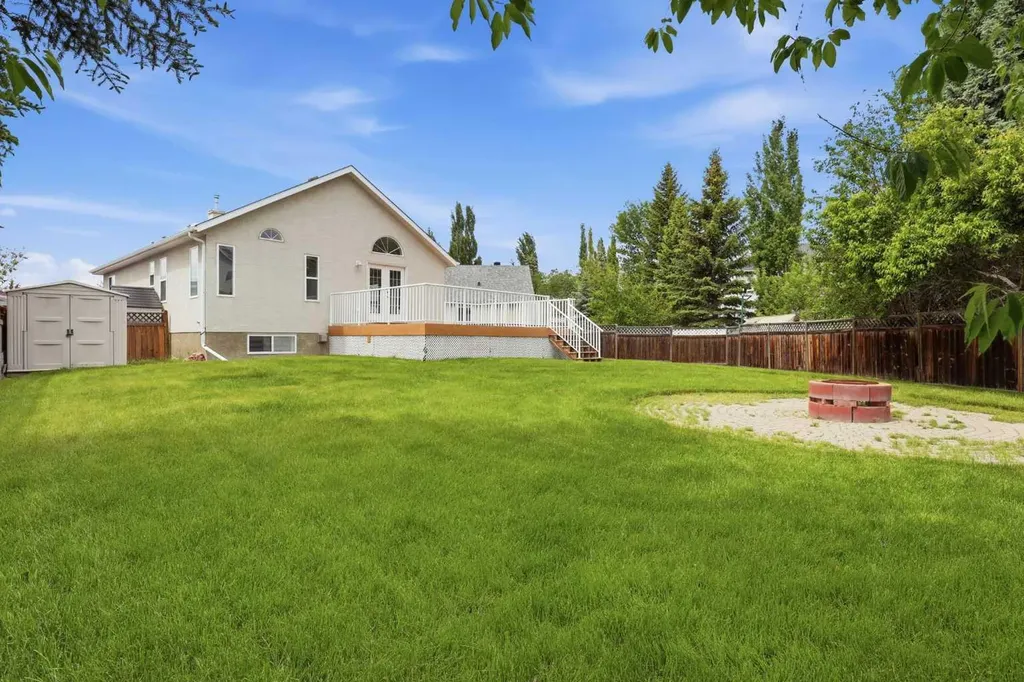 24 Sierra Nevada Rise SW Calgary AB T3H 3H6