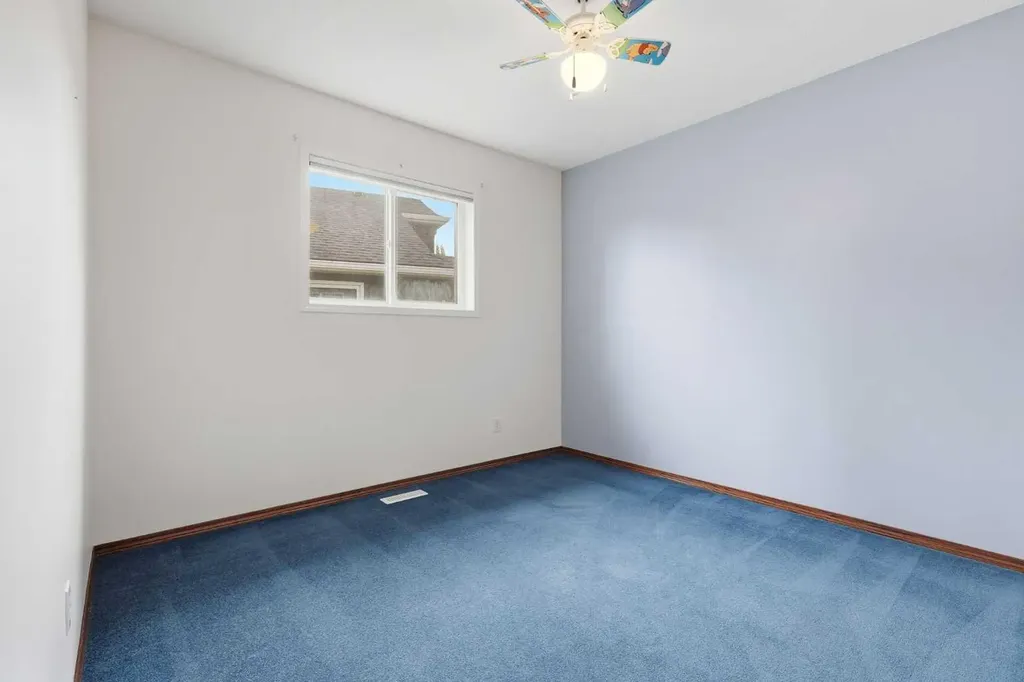 24 Sierra Nevada Rise SW Calgary AB T3H 3H6