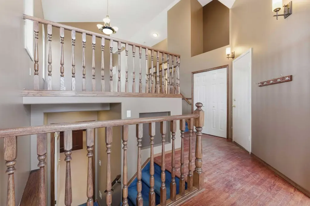 24 Sierra Nevada Rise SW Calgary AB T3H 3H6