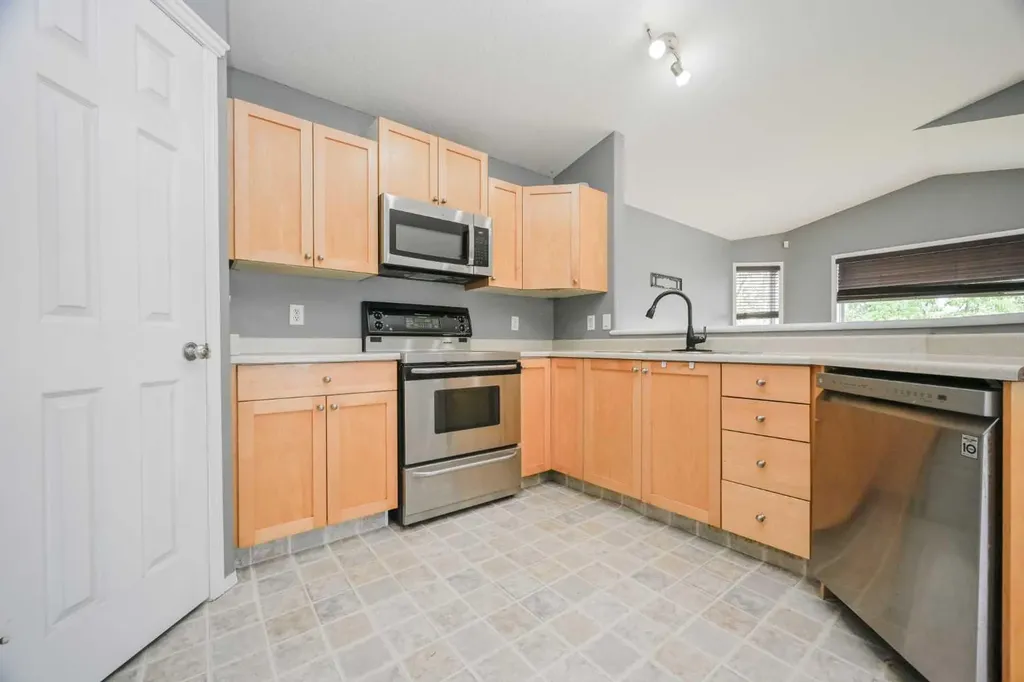 8717 62 Avenue Grande Prairie AB T8W 2X2